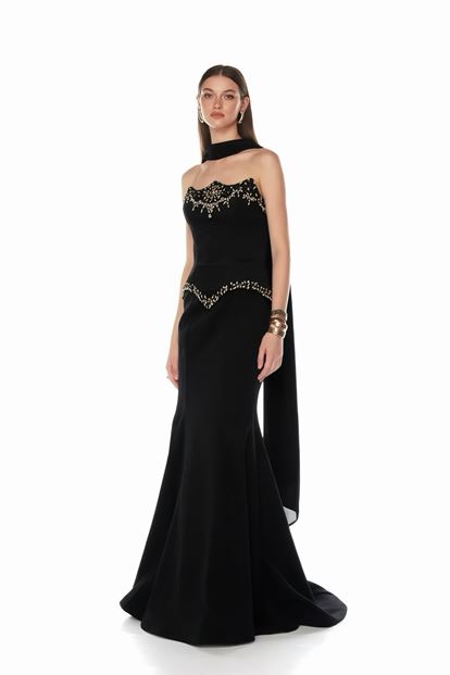 Schwarzes  mit Meerjungfrauenschnitt verziertes Abendkleid